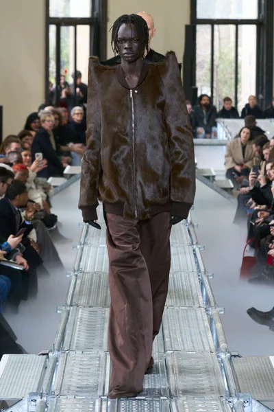 Look 49